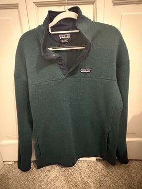 Patagonia woman’s Dark Green Snap-Front Fleece Pullover